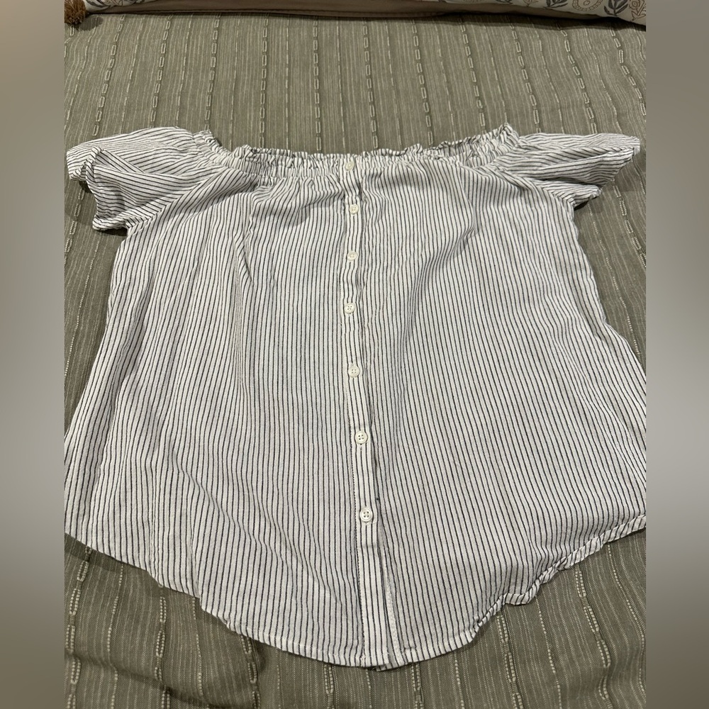 Striped Off-Shoulder Button-Up Top - Picture 6 of 11